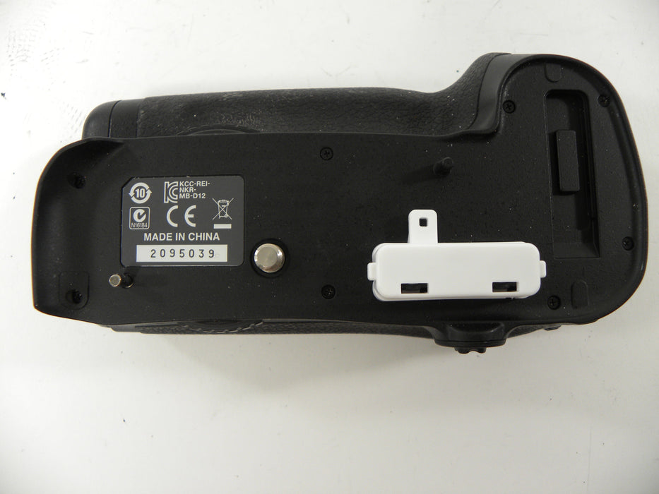 Nikon MB-D12 Battery Grip