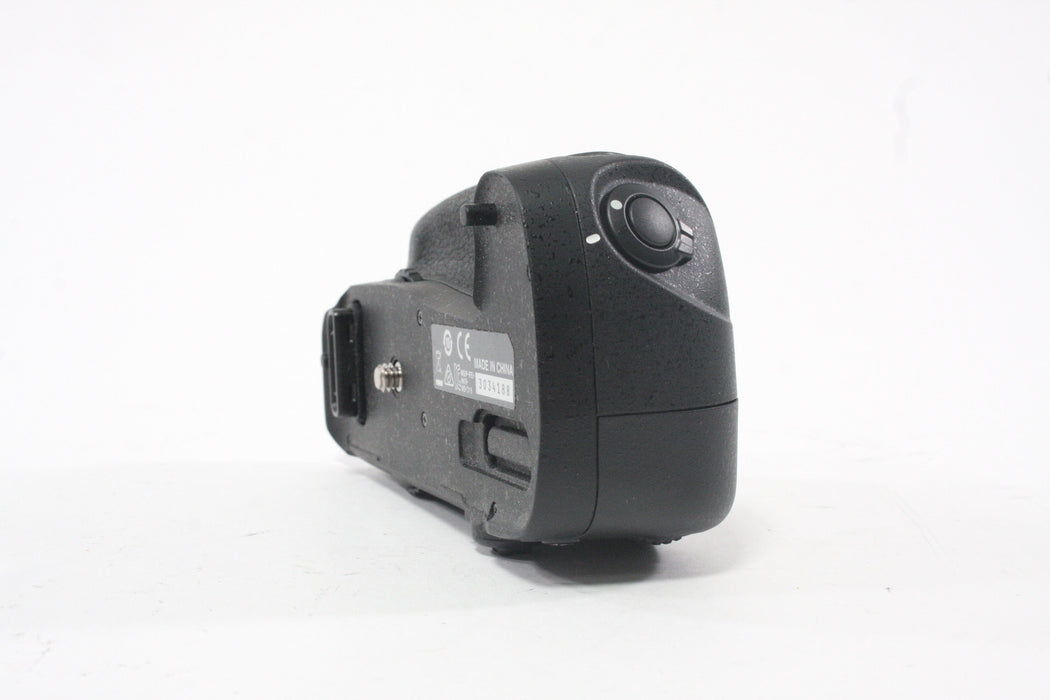Nikon MB-D16 Battery Grip