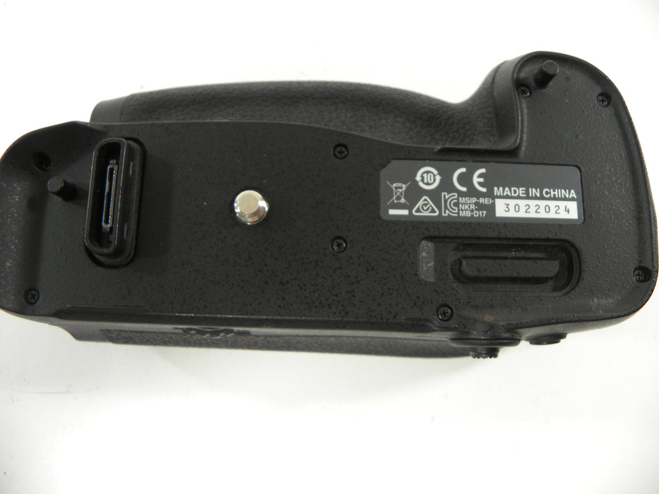 Nikon MB-D17 Battery Grip