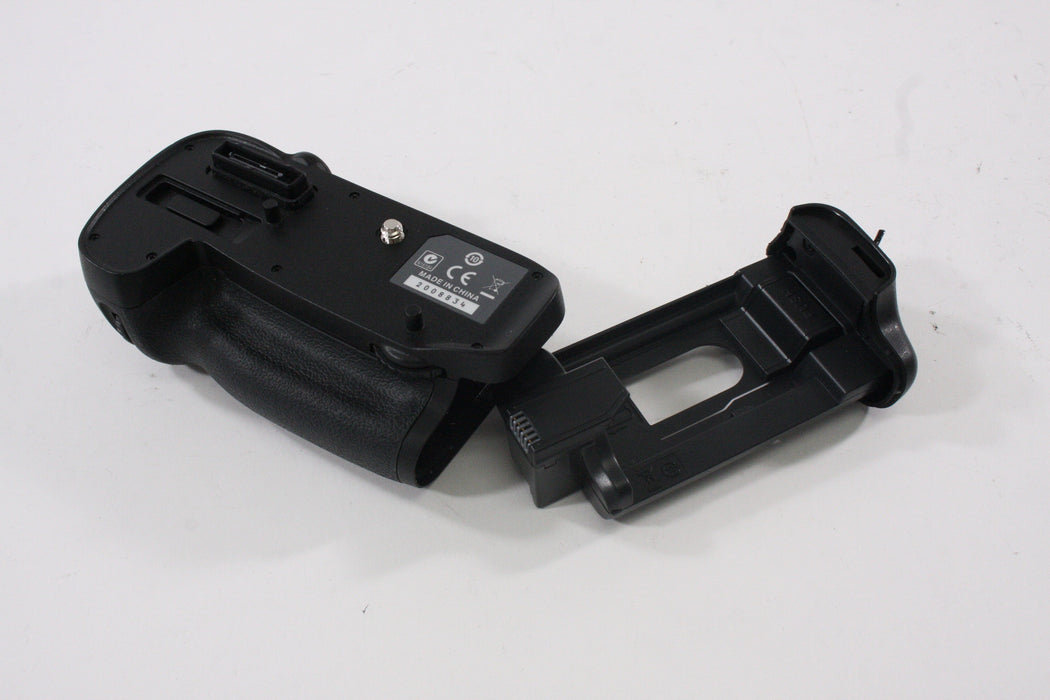 Nikon Multi-Power Battery Pack MB-D15