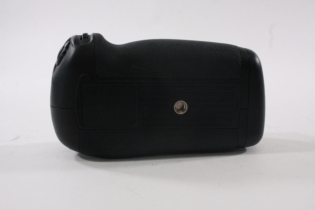 Nikon Multi-Power Battery Pack MB-D15