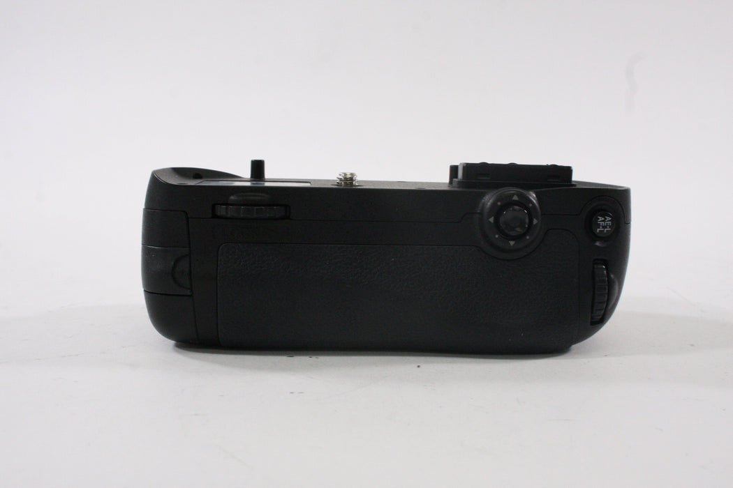 Nikon Multi-Power Battery Pack MB-D15