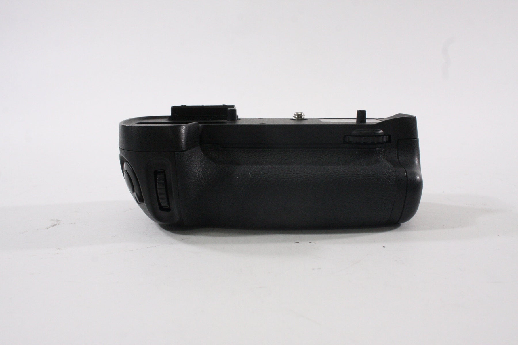 Nikon Multi-Power Battery Pack MB-D15