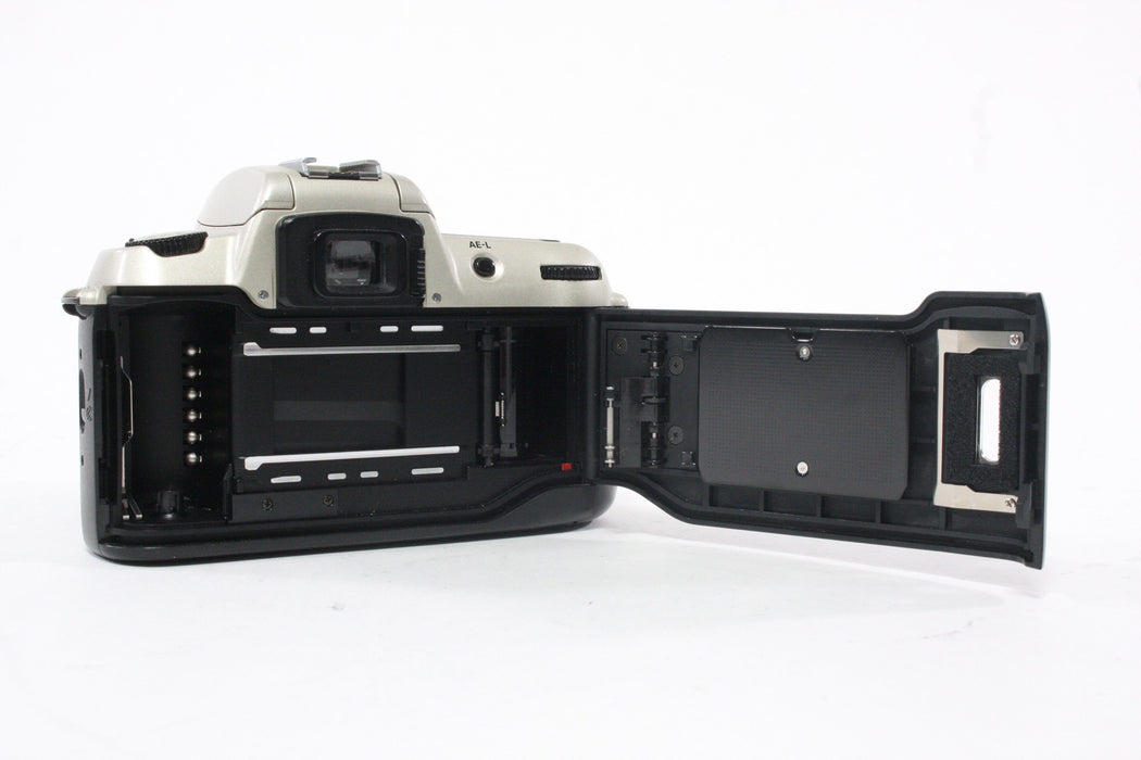Nikon N60 SLR 35mm Camera with 35-80mm f/4-5.6 AF Lens