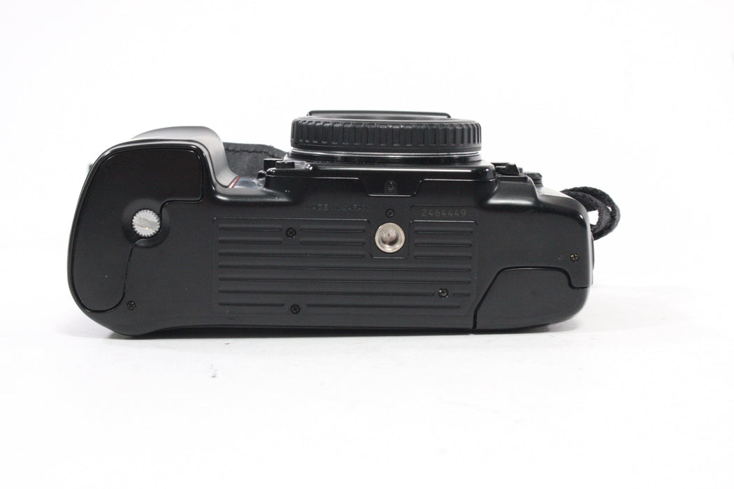 Nikon N8008 35mm SLR Camera Body