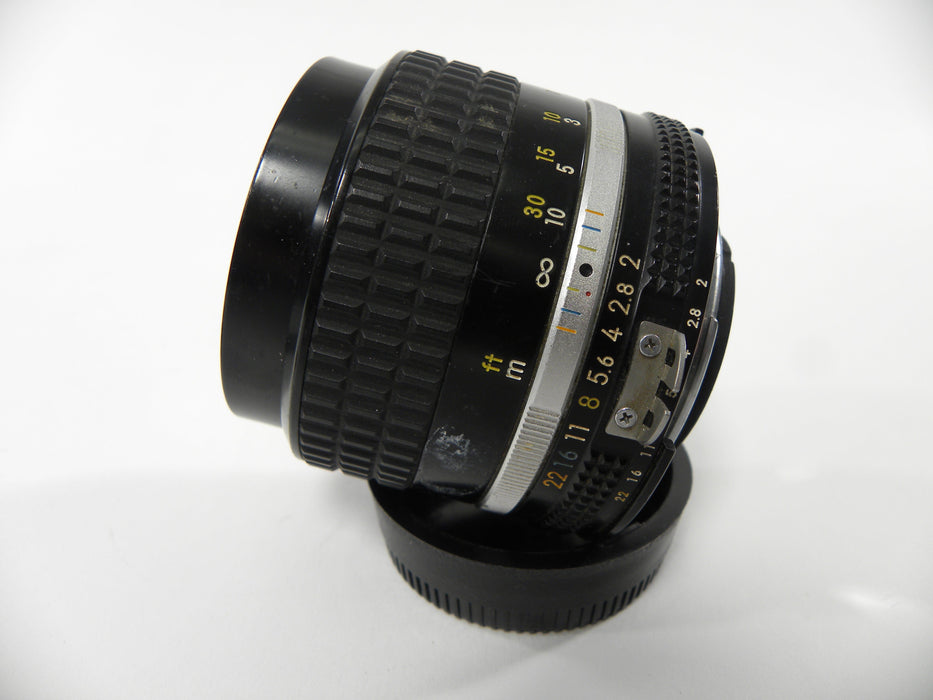 Nikon Nikkor 85mm f2 F Mount