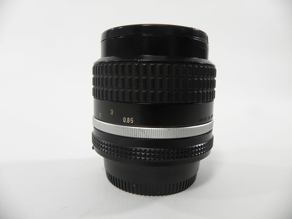 Nikon Nikkor 85mm f2 F Mount