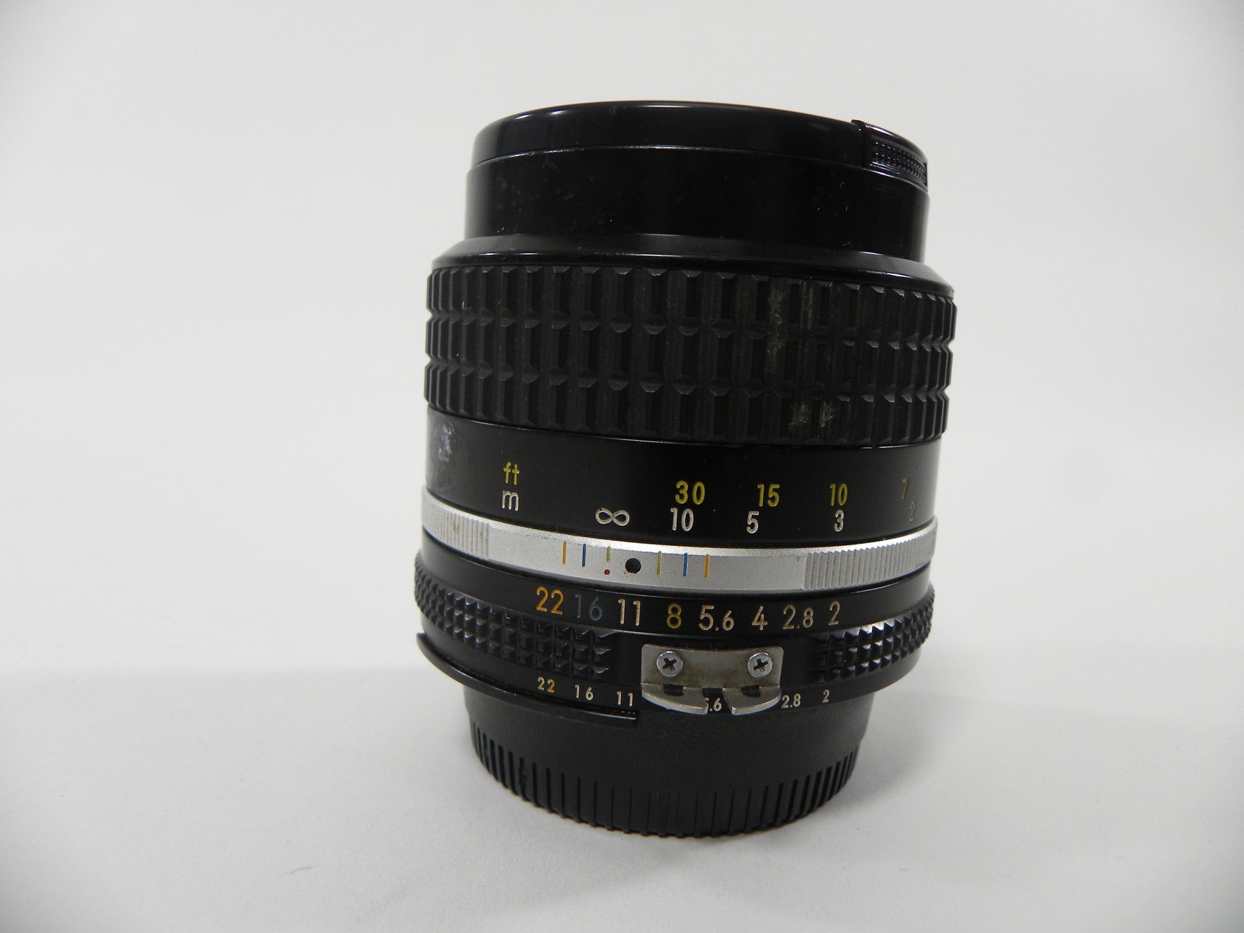 Nikon Nikkor 85mm f2 F Mount