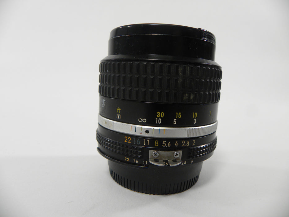 Nikon Nikkor 85mm f2 F Mount