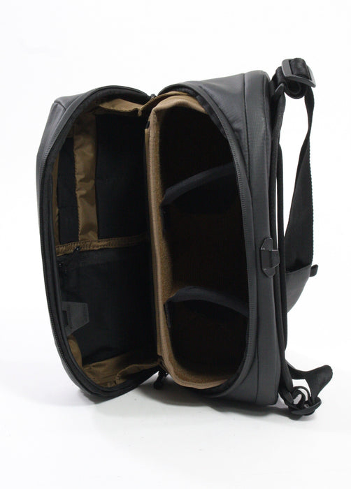 Nomatic 8L Peter McKinnon Sling (Black)