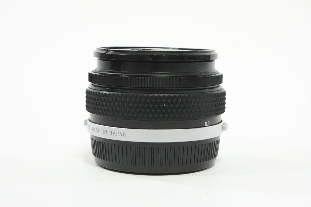 Olympus 28mm f/3.5 Auto-W G. Zuiko Lens for OM Mount with Case and Hood