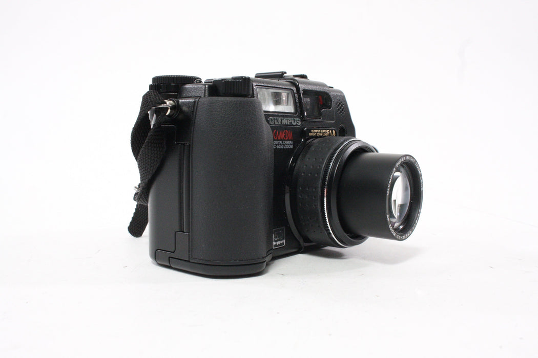 Olympus Camedia C-5050  3x Zoom 5.0mp Digital Point-and-Shoot AS-IS
