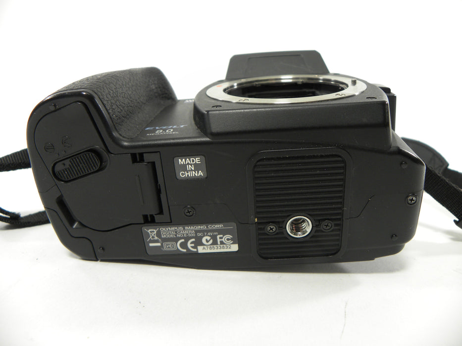 Olympus E-500 8.0mp Digital SLR Body Only Shutter Ct. 4,388