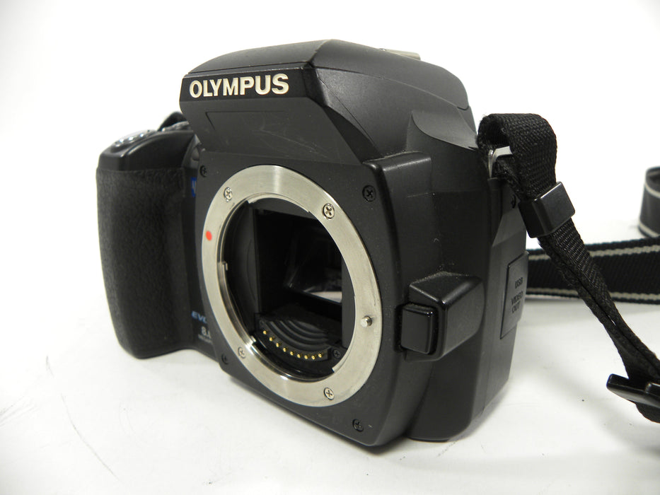 Olympus E-500 8.0mp Digital SLR Body Only Shutter Ct. 4,388