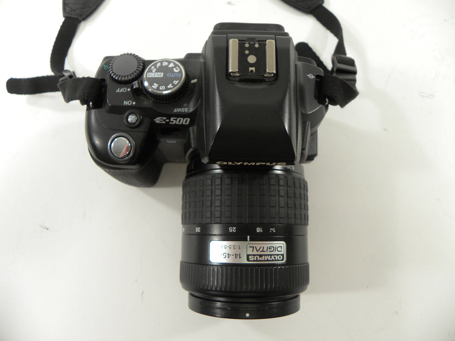Olympus Evolt E-500 8mp Digital SLR w/Olympus Zuiko 14-45 Shutter Ct. 11,593