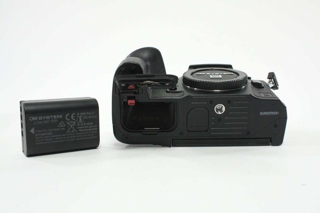 Olympus OM-1 II with Olympus 12-40mm f/2.8 Micro M. Zuiko II Pro 4/3 Mount Lens