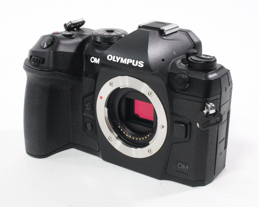 Olympus OM-1 Mirrorless Digital Camera with Shutter Count 704