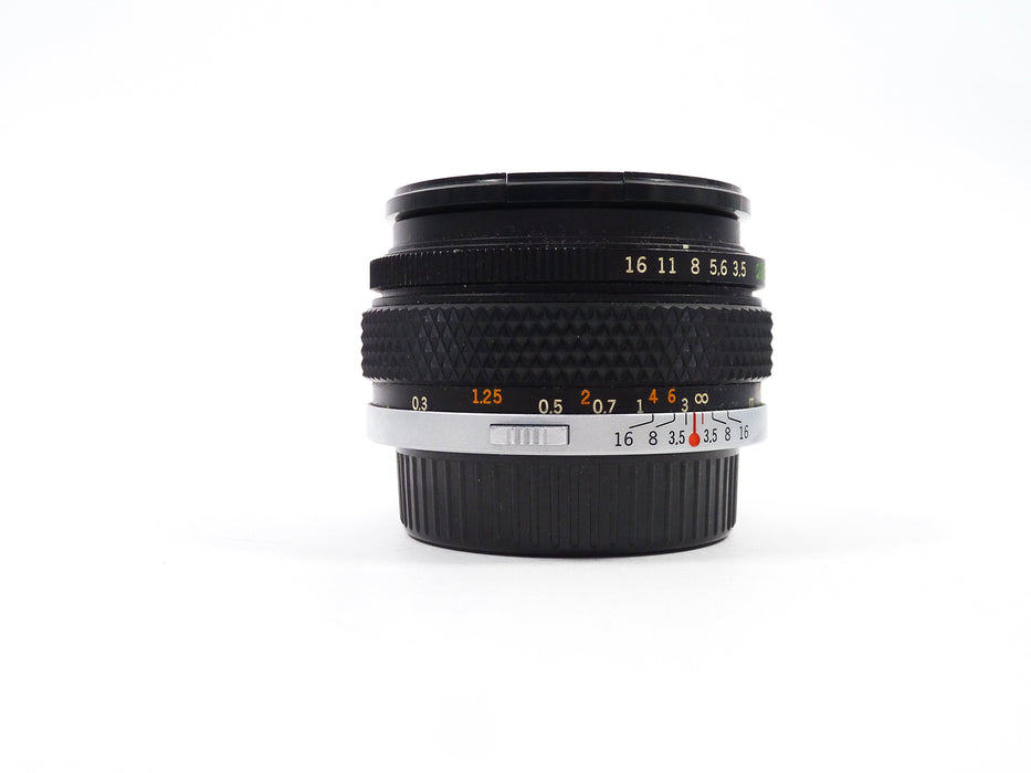 Olympus OM 28mm f3.5 Lens in Case