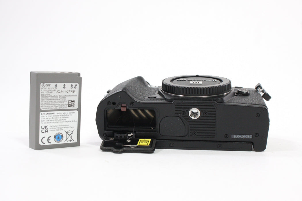 Olympus OM-5 Mirrorless Digital Camera Body with Shutter Count 564