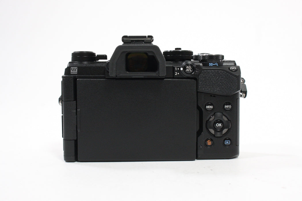 Olympus OM-5 Mirrorless Digital Camera Body with Shutter Count 564