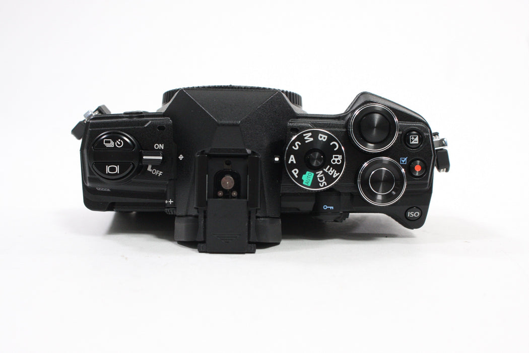 Olympus OM-5 Mirrorless Digital Camera Body with Shutter Count 564