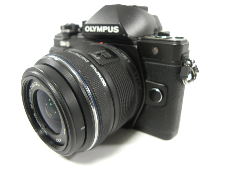 Olympus OM-D E-M10 Mark II 16.1mp Mirrorless Digital w/14-42mm S/C 6,469