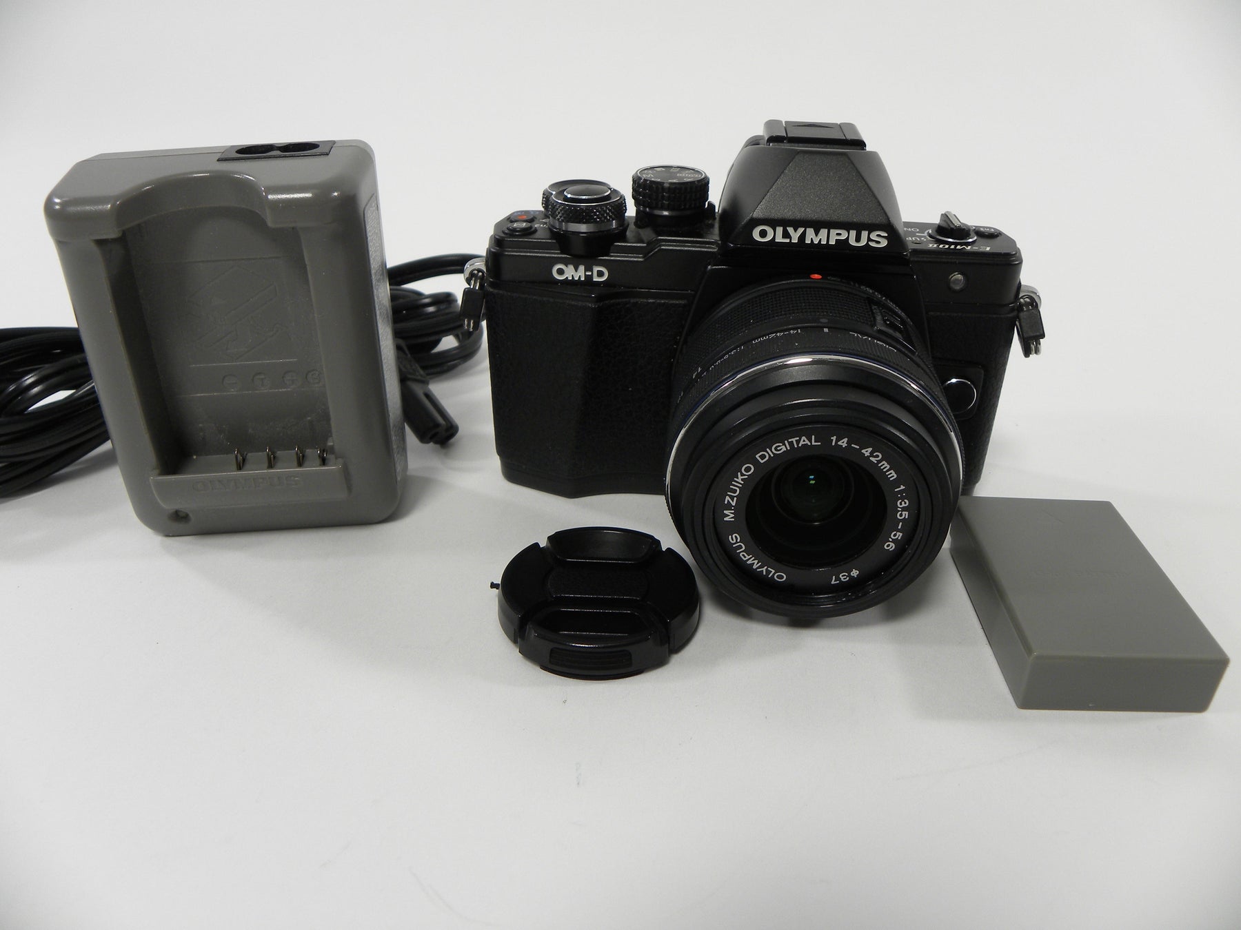 Olympus OM-D E-M10 Mark II 16.1mp Mirrorless Digital w/14-42mm S/C 6,469