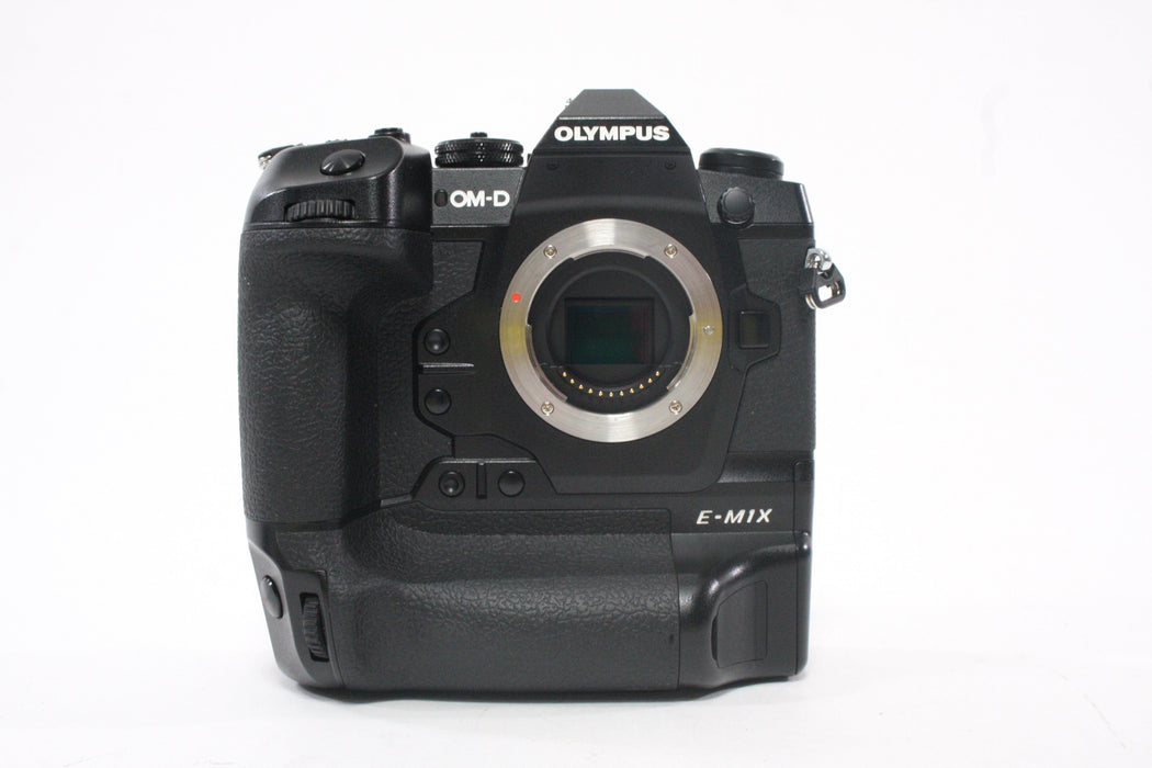 Olympus OM-D E-M1X Digital Mirrorless Camera with Shutter Count 6,413