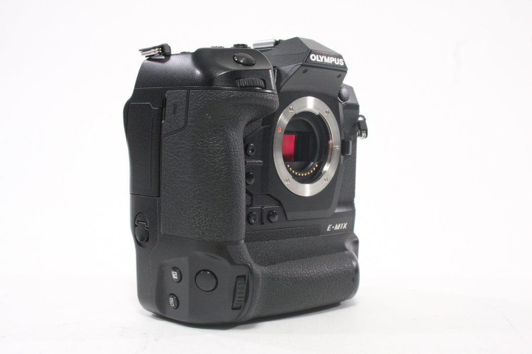 Olympus OM-D E-M1X Digital Mirrorless Camera with Shutter Count 6,413