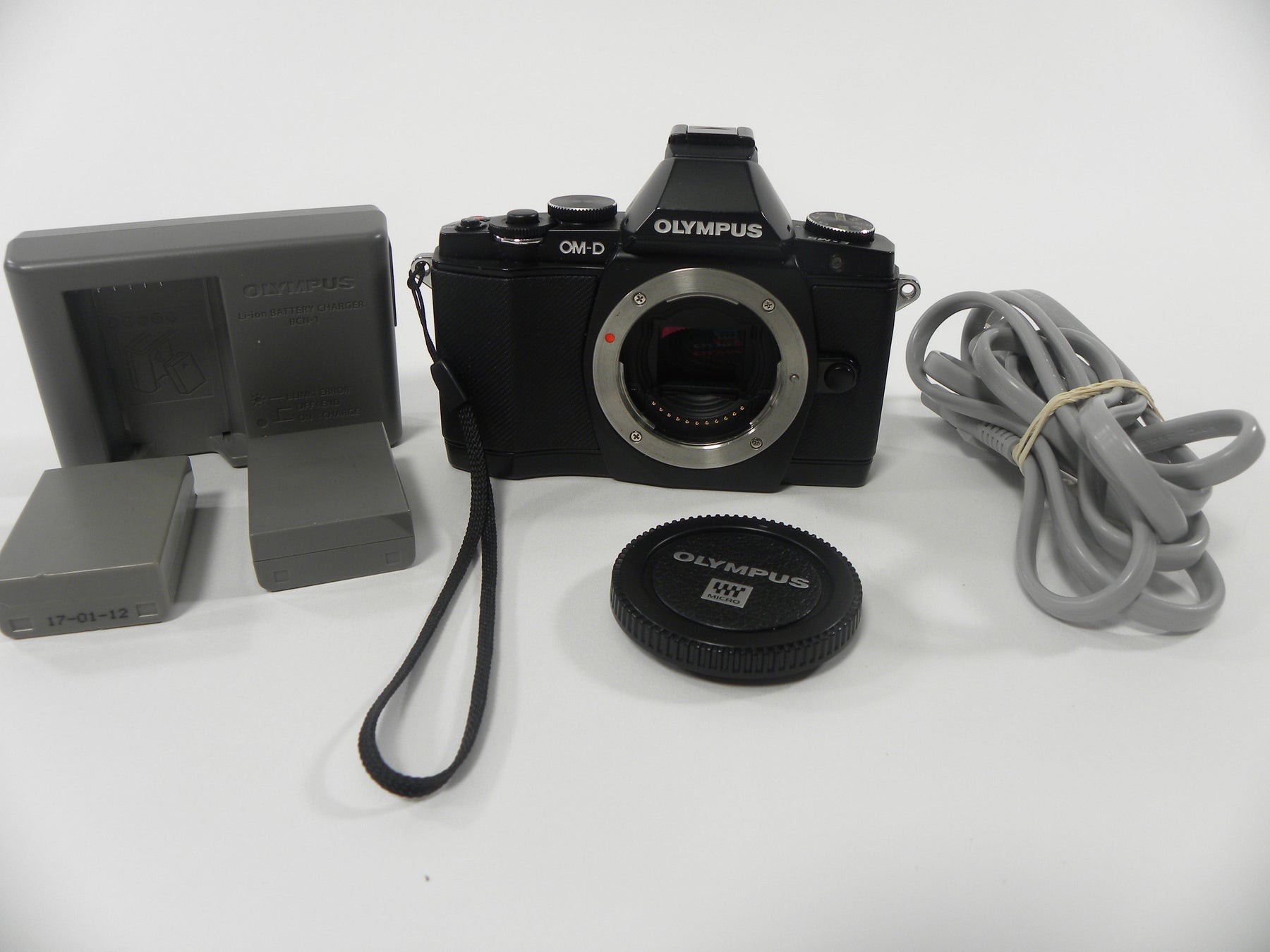Olympus OM-D E-M5 16.1mp Digital Mirrorless Body only Shutter Ct. 5,544