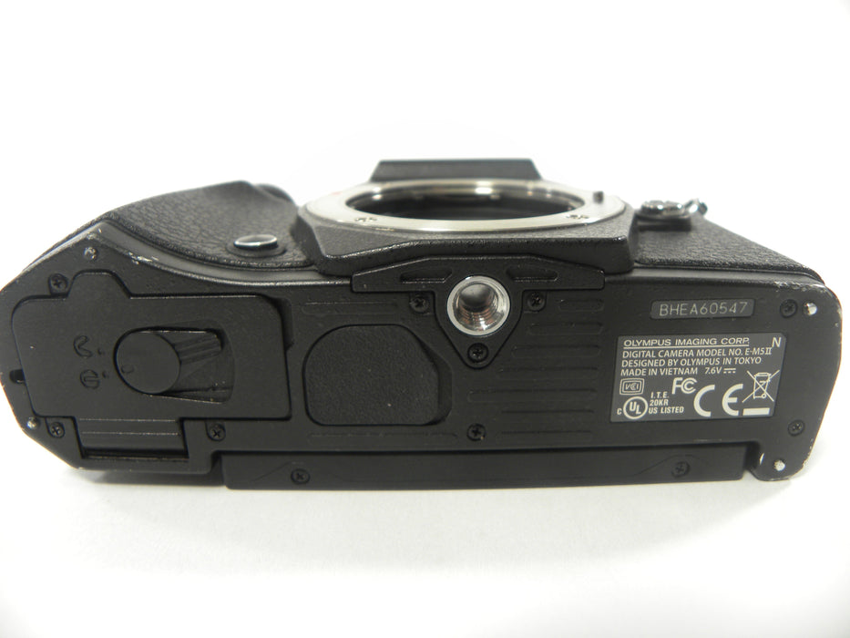 Olympus OM-D E-M5II 16.1mp Digital Mirrorless Body Only Shutter Ct. 8,811