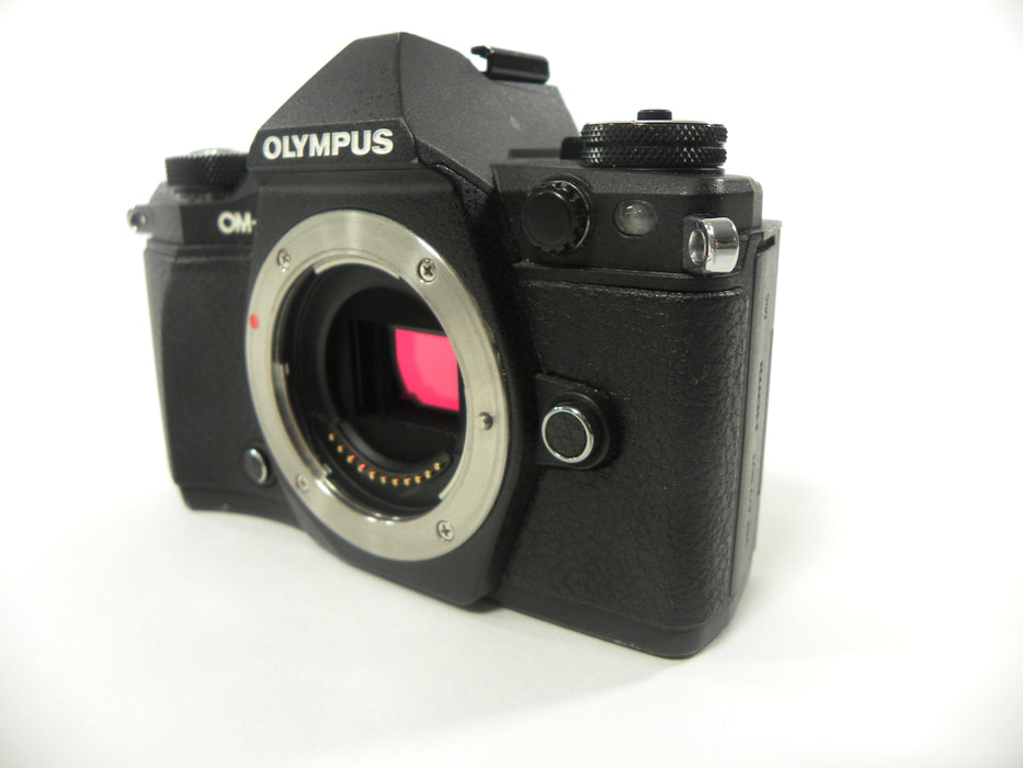 Olympus OM-D E-M5II 16.1mp Digital Mirrorless Body Only Shutter Ct. 8,811