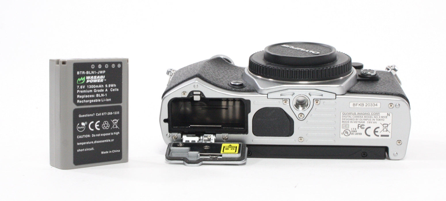 Olympus OM-D E-MS II Mirrorless Digital Camera with Flash Shutter Count 4,380