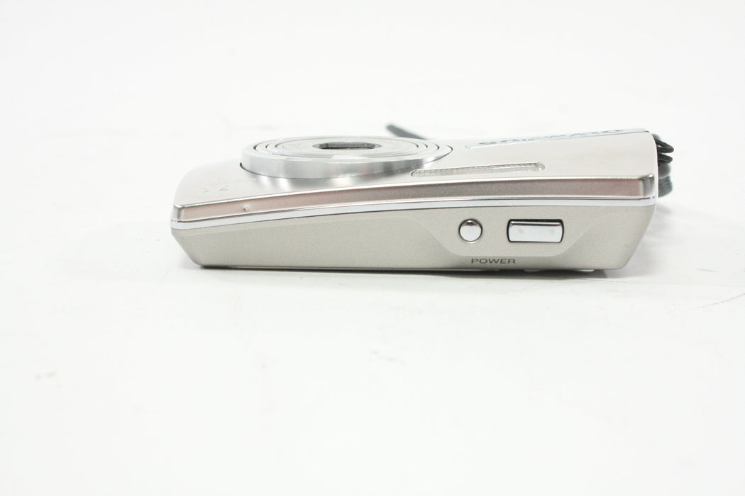 Olympus Stylus 710 Digital Point-and-Shoot Camera 3x Zoom 7.1mp