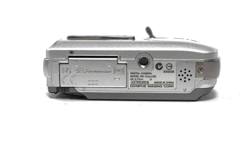 Olympus Stylus 800 All-Weather Digital Camera 3x Zoom 8.0mp