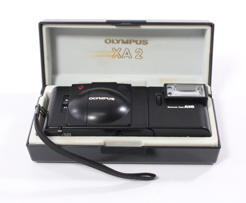 Olympus XA2 35mm Point and Shoot Camera with Case