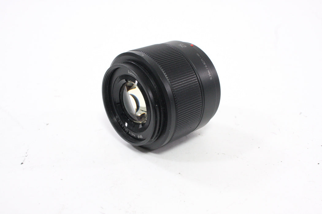 Panasonic 25mm f/1.7 G Lens for Micro 4/3 Mount