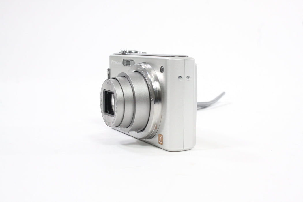 Panasonic Lumix DMC-FH25 Digital Point-and-Shoot 8x Zoom 16mp