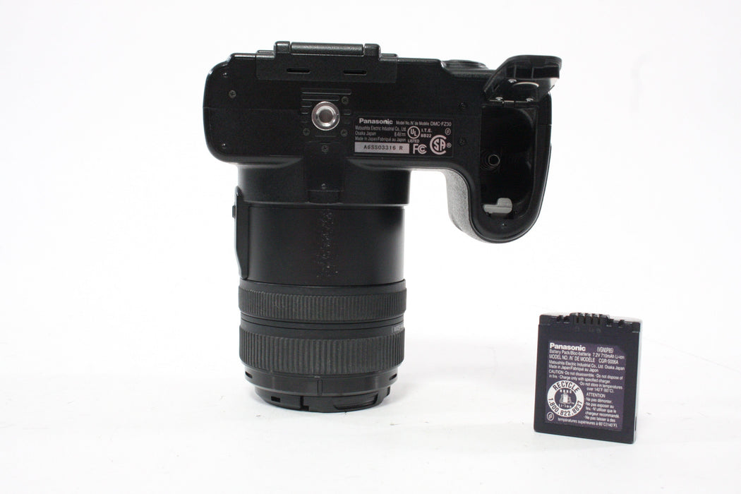 Panasonic Lumix FZ30 Digital Camera 12x Zoom 8.0mp