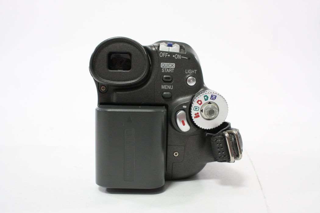Panasonic PV-GS31 Mini-DV Camcorder