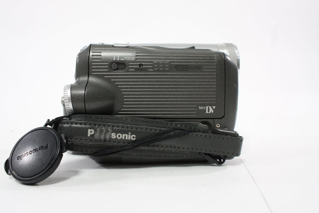 Panasonic PV-GS31 Mini-DV Camcorder
