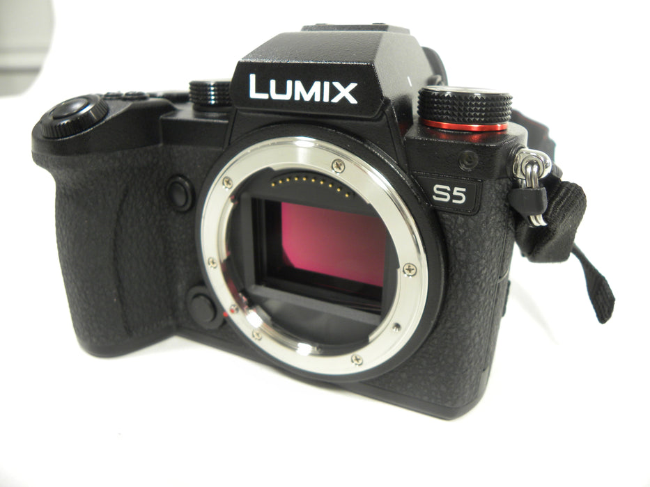 Panasonic S5 24.2mp Digital Mirrorless Camera Body Only Shutter Ct. 9,345