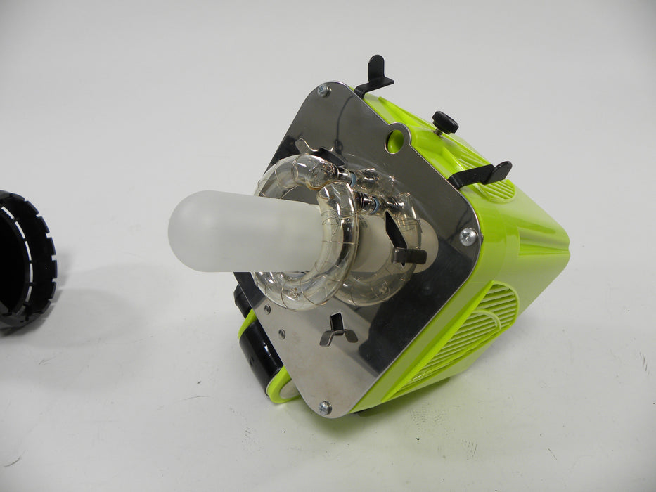 Paul C. Buff AlienBees(tm)  B400 (160Ws) Flash Unit with Reflector