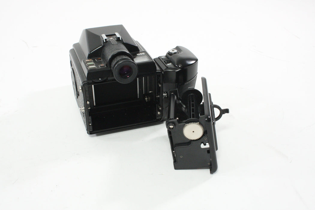Pentax 645 Camera Outfit with 75MM F2.8 Lens and 220 Film Back