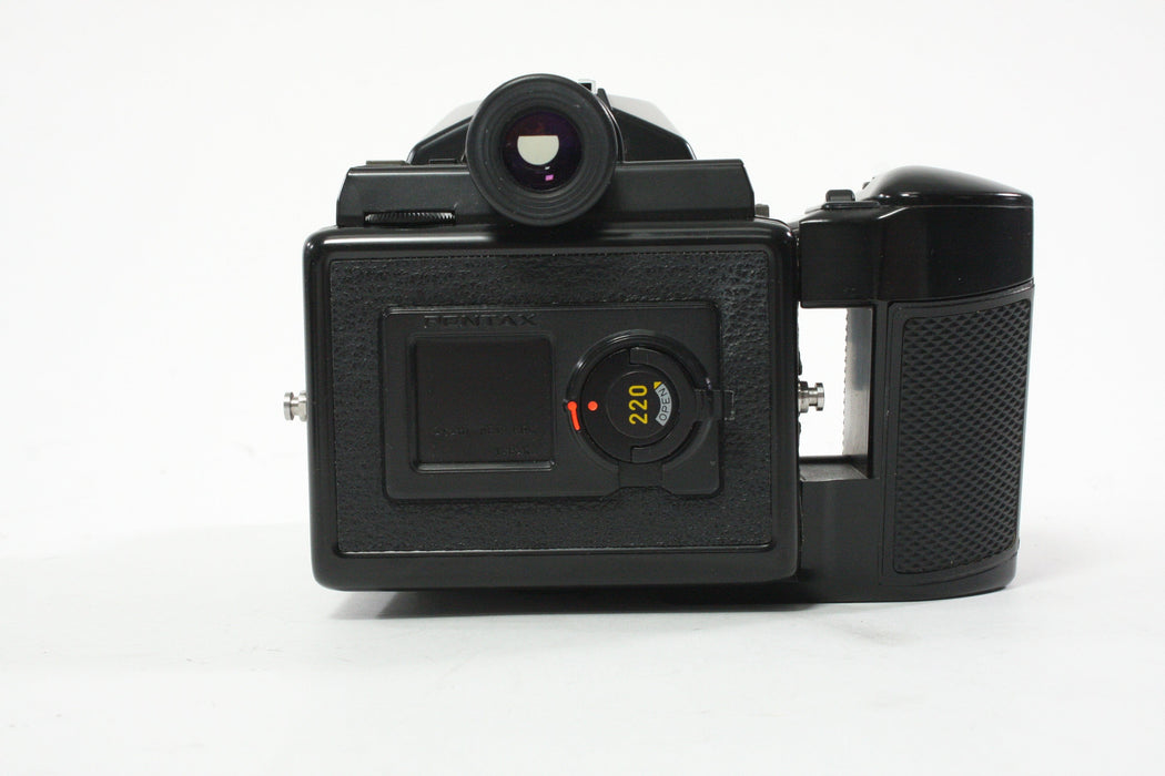 Pentax 645 Camera Outfit with 75MM F2.8 Lens and 220 Film Back