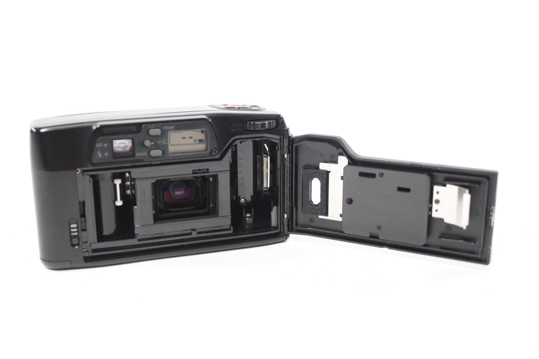 Pentax IQZoom 700 35mm Point and Shoot Camera