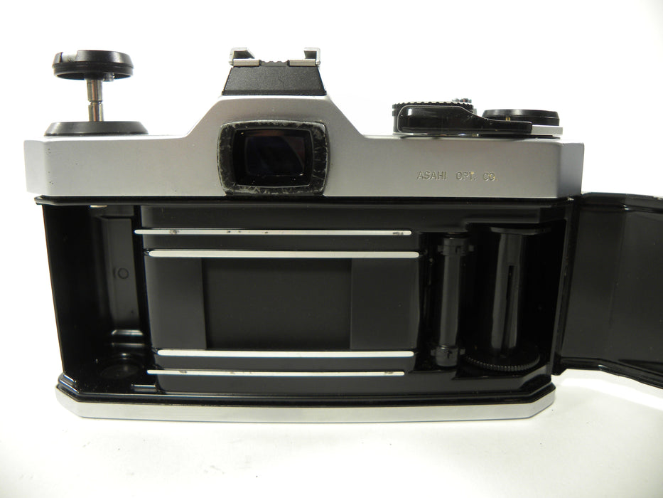 Pentax K-1000 35mm SLR Camera with a SMC Pentax-M 50mm f2