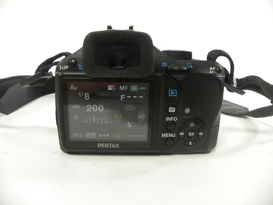 Pentax K-X 12.4mp Digital SLR body only Shutter Ct. 7,699