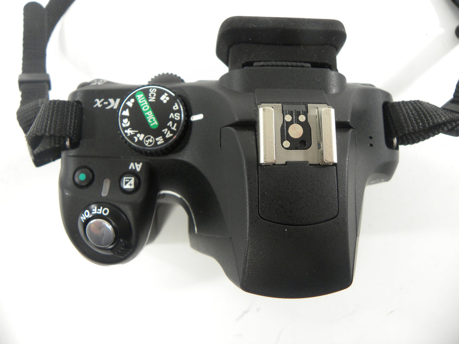 Pentax K-X 12.4mp Digital SLR body only Shutter Ct. 7,699