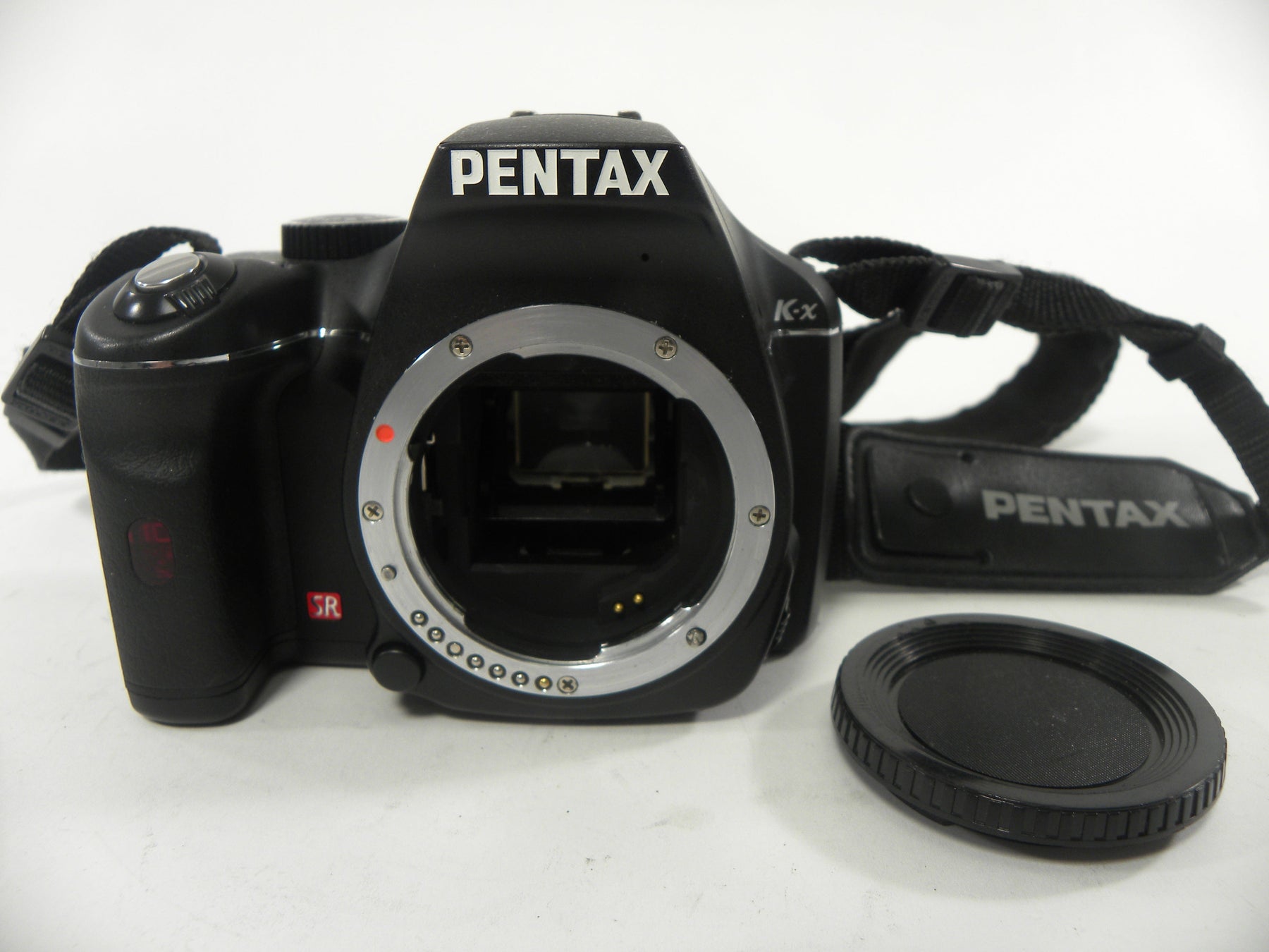 Pentax K-X 12.4mp Digital SLR body only Shutter Ct. 7,699